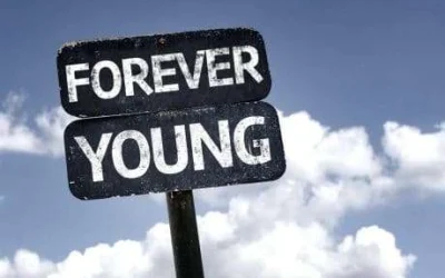 WHAT’S THE SECRET TO LIVING LONGER? FEELING YOUNGER.